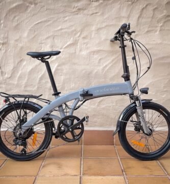 ¿Qué sistemas de seguridad incluyen las bicicletas eléctricas plegables?